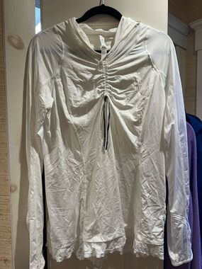 Lululemon vtg Women's White Ruched Front Long-Sleeve Top, ruched hoodie